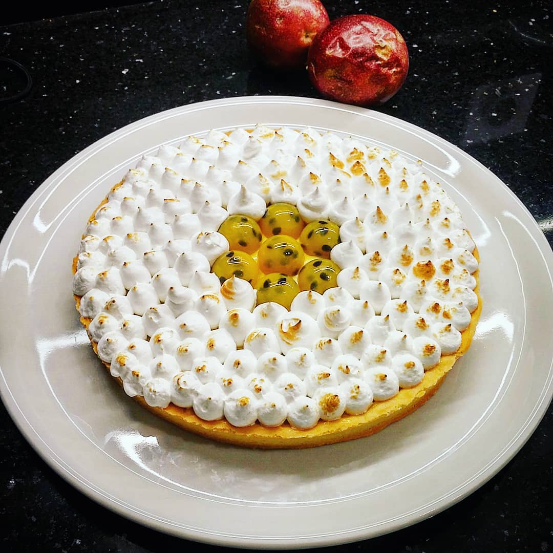 Tarte meringuée aux fruits de la passion, un dessert exotique