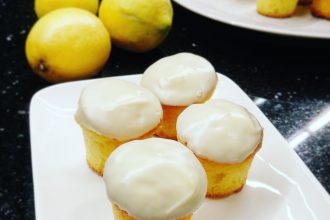 Cakes citronnés au chocolat blanc