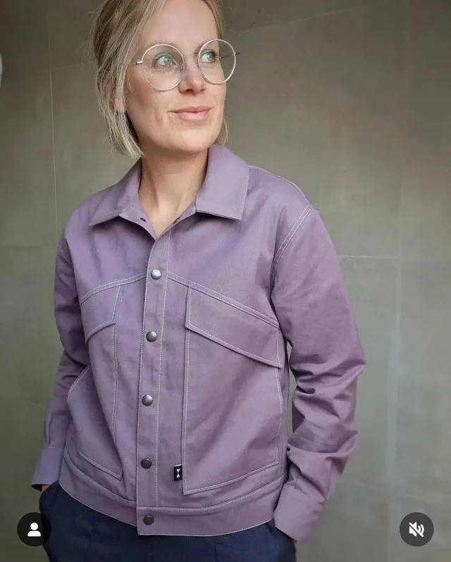 La veste Mirage, c’est l'incontournable pour la mi-saison ! Avec ses 4 poches, et ses découpes épurées, elle est aussi stylée que pratique 👌

Merci à @heleen_vlaeminck pour sa version très vitaminée 😍

🇬🇧 The Mirage jacket is a must-have for mid-season! With its 4 pockets and sleek cut-outs, it's as stylish as it is practical 👌

Thanks to @heleen_vlaeminck for her very sunny version 😍

#leslubiesdecadia #LLDCmirage #sewingfashionista #sewingproject #sewingpattern #couturetherapie #sewingdiy #costura #passioncouture #coutureaddict
