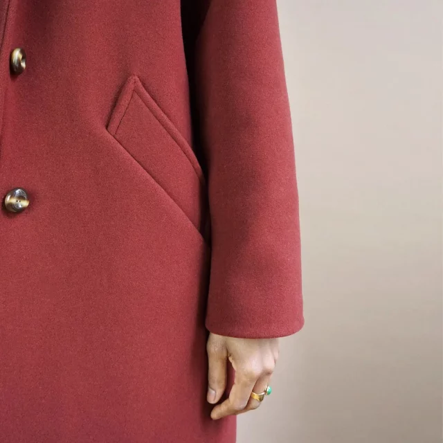 ✨ Un détail qui fait toute la différence… ✨

Aujourd’hui, je vous partage un aperçu exclusif de mon nouveau manteau qui sera lancé dans une semaine ! Voici un zoom sur un élément essentiel de ce patron : la poche ! Plus qu’une simple finition pratique, cette poche incarne l’élégance et le soin que j’ai voulu intégrer dans chaque couture de ce modèle 💗

Envie de découvrir ce manteau dans son ensemble ? Restez connecté(e)s, car d’autres aperçus arrivent pour vous préparer au jour du lancement, le jeudi 7 novembre ! 🌟

✨ A detail that sets you apart... ✨

Today, I'm sharing an exclusive preview of my new coat, which will be launched in a week! Here's a zoom on an essential element of this pattern: the pocket! More than just a practical finishing touch, this pocket embodies the elegance and care I wanted to incorporate into every seam of this pattern 💗
Would you like to see this coat in its full glory? Stay tuned, as more previews arrive to get you ready for launch day, Thursday November 7! 🌟

#leslubiesdecadia #LLDClinea #coudreunmanteau  #sewingacoat #patrondecouture #sewingpattern